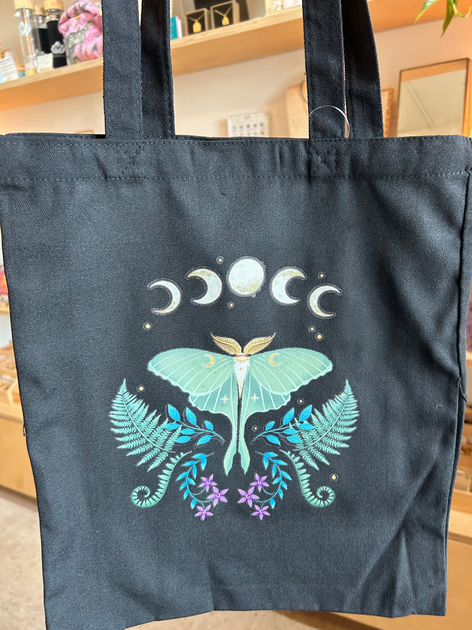 Black tote bags